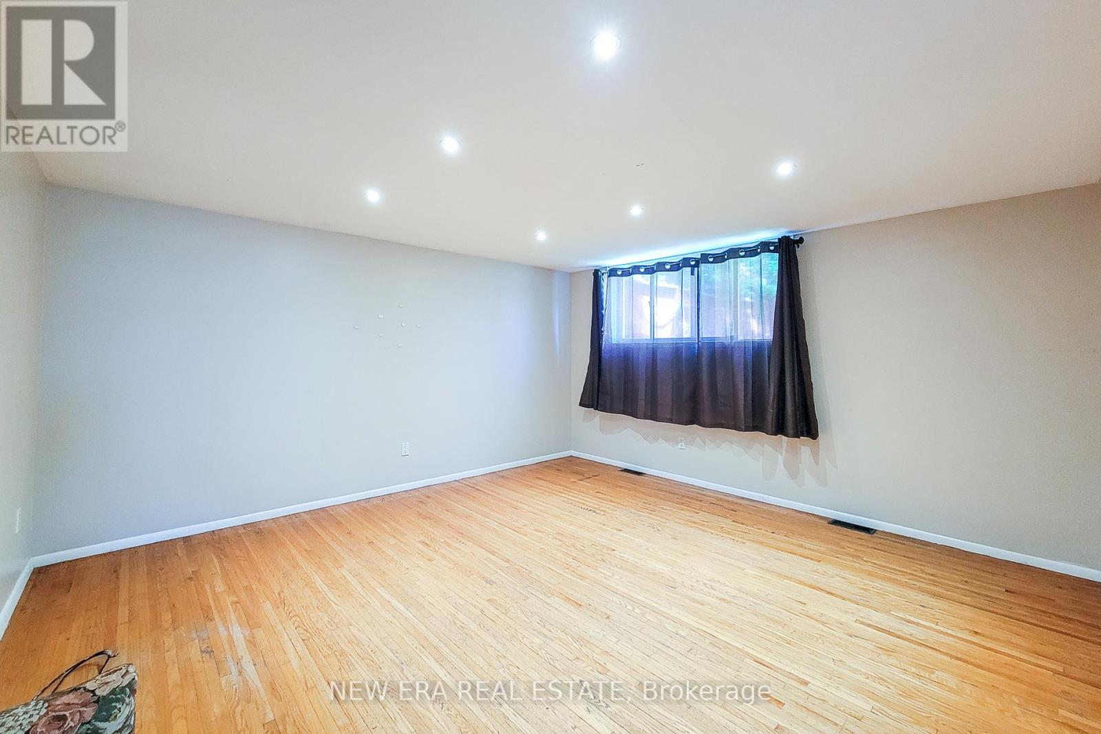 1 VERA COURT - 35