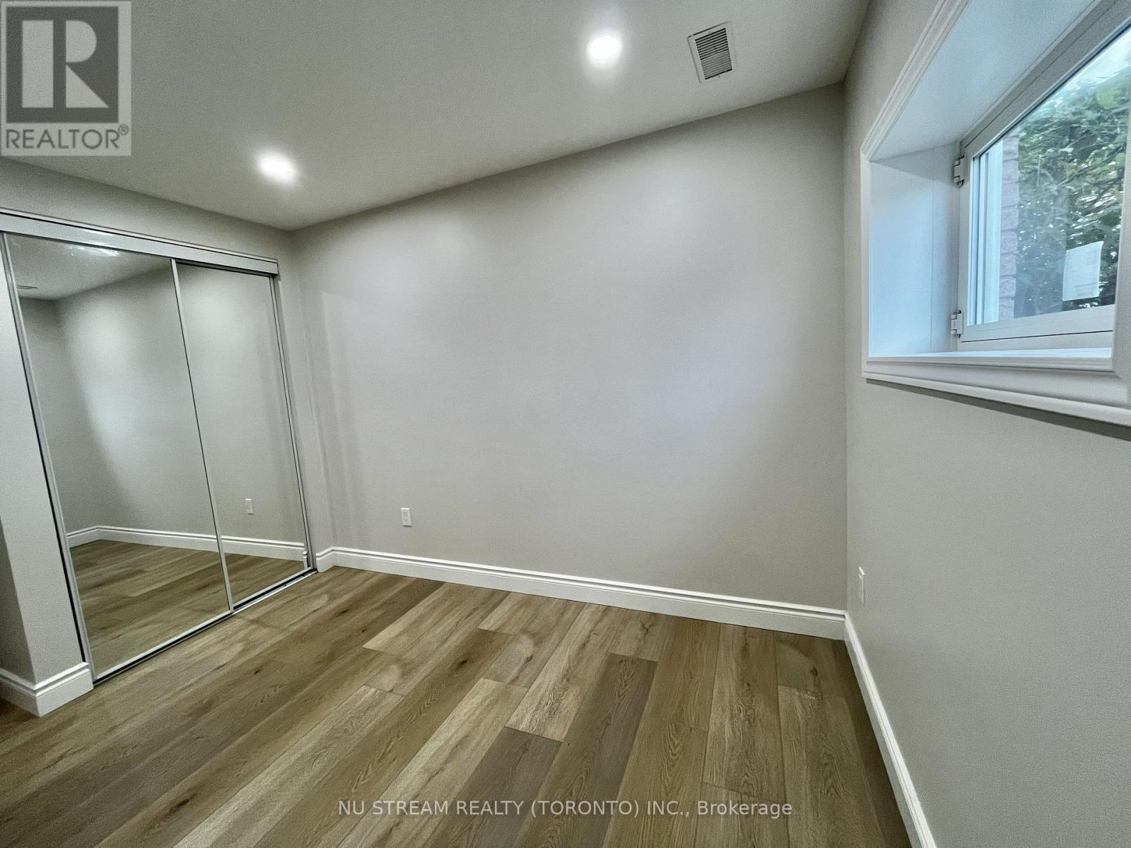 297 TOLL GATE BOULEVARD - Image 15