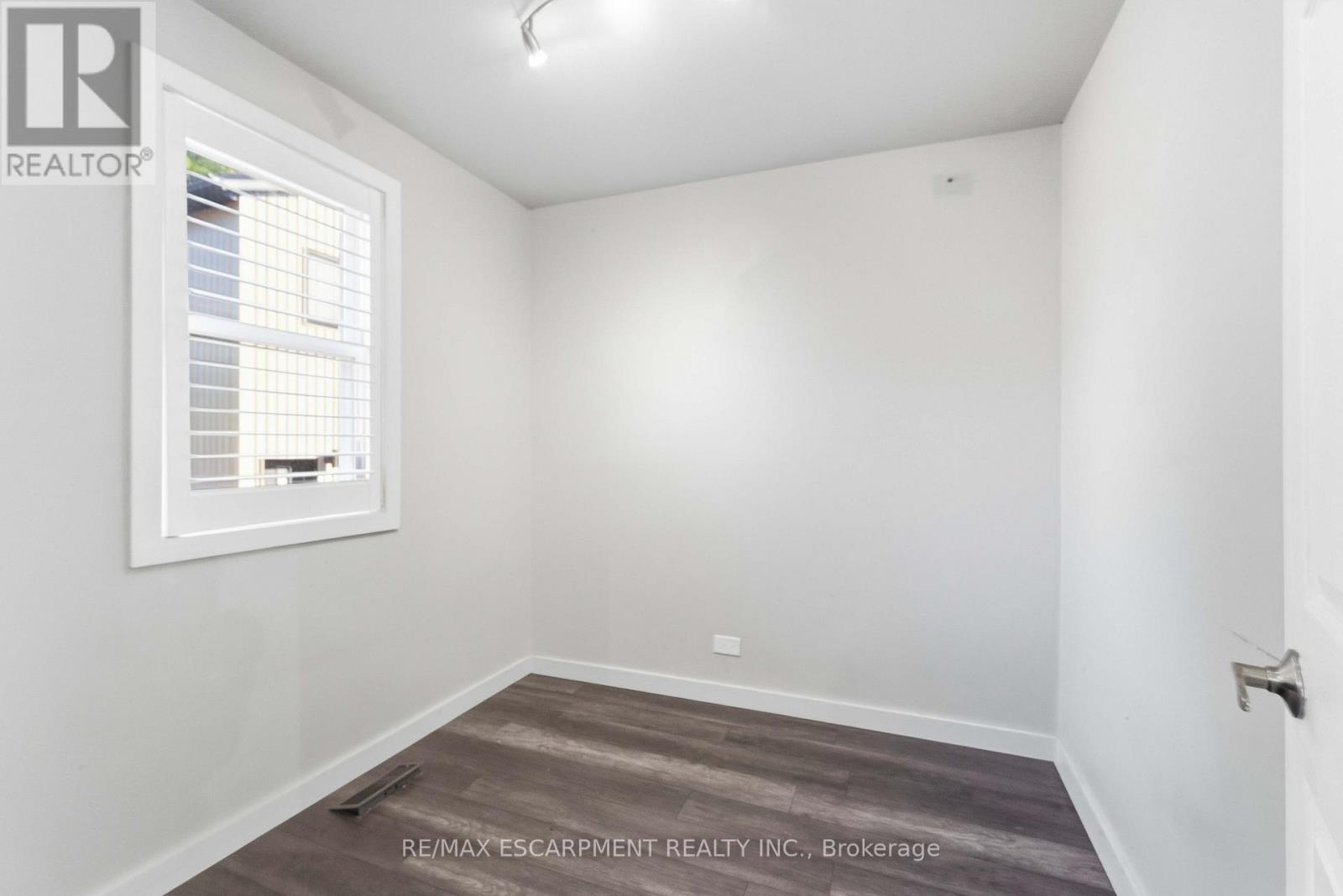 37 MAPLECREST AVENUE - Image 16