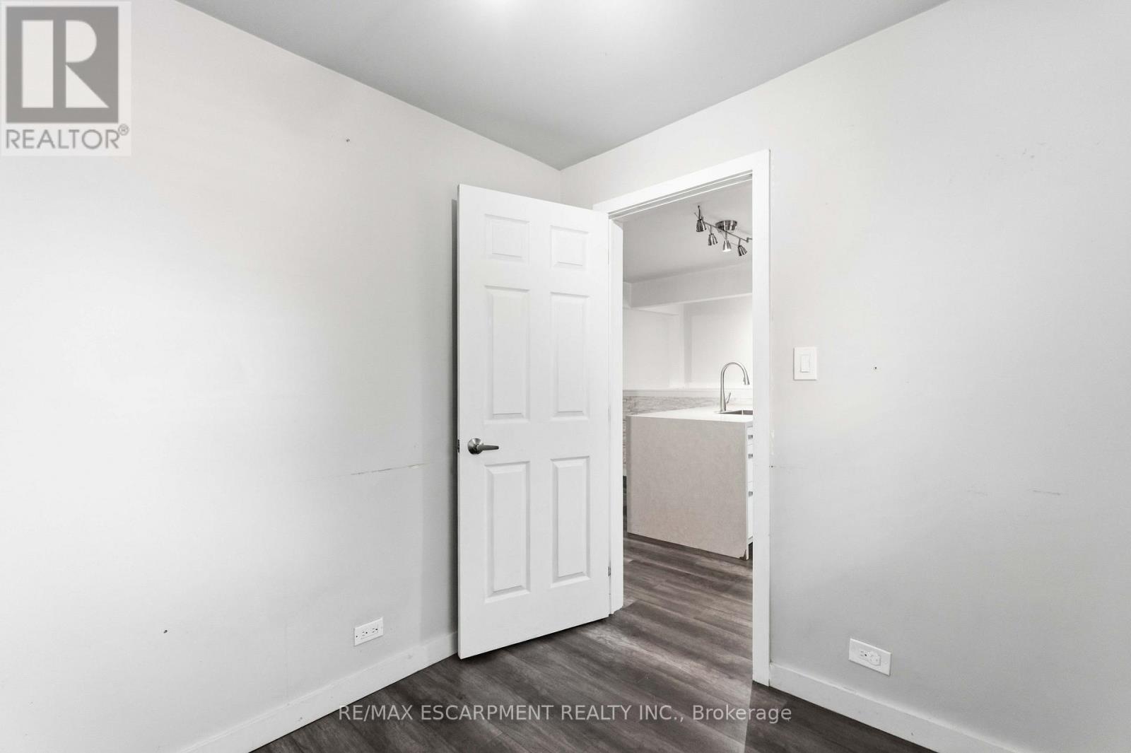 37 MAPLECREST AVENUE - 17