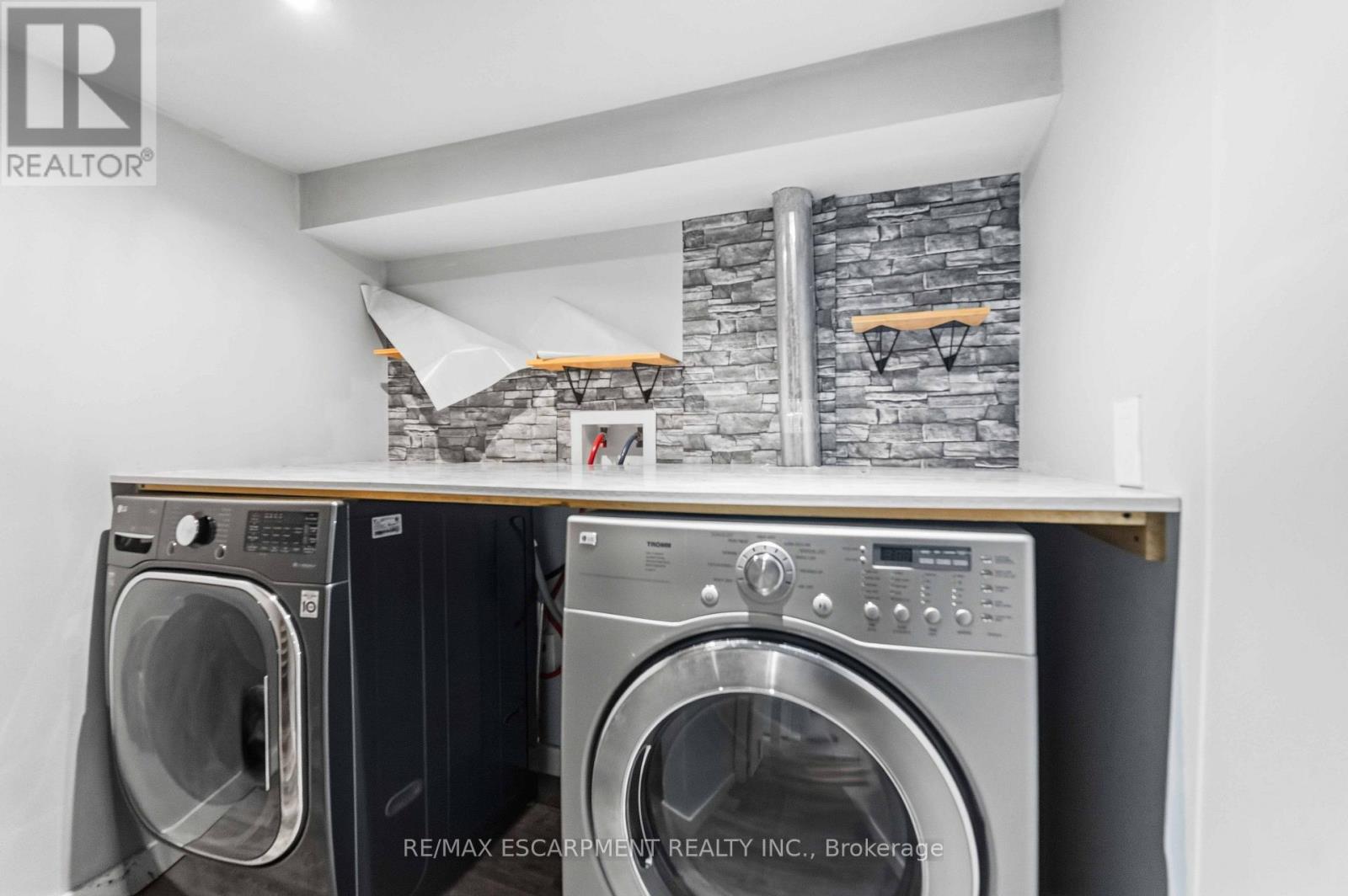 37 MAPLECREST AVENUE - Image 19