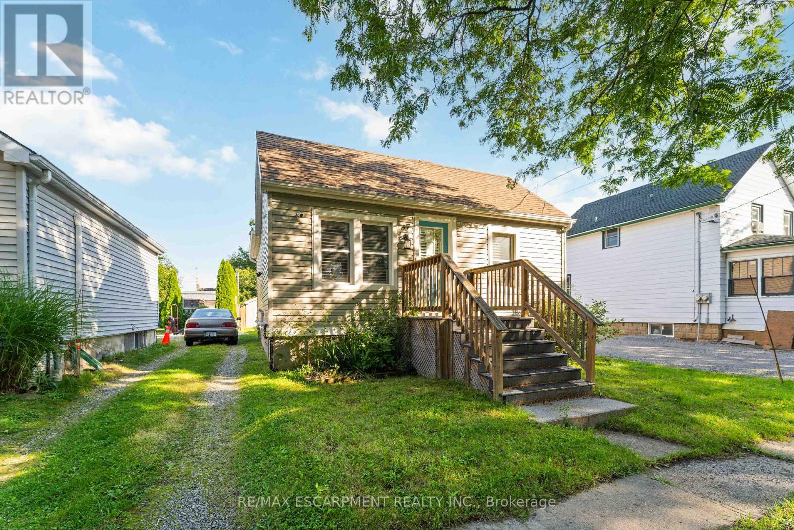37 MAPLECREST AVENUE - 2