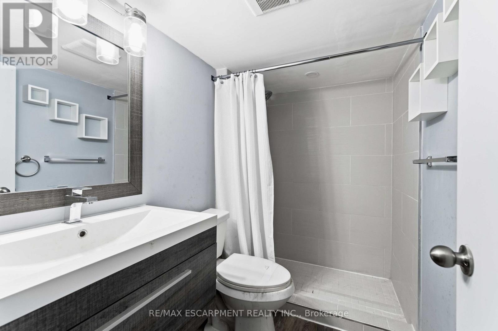 37 MAPLECREST AVENUE - 22