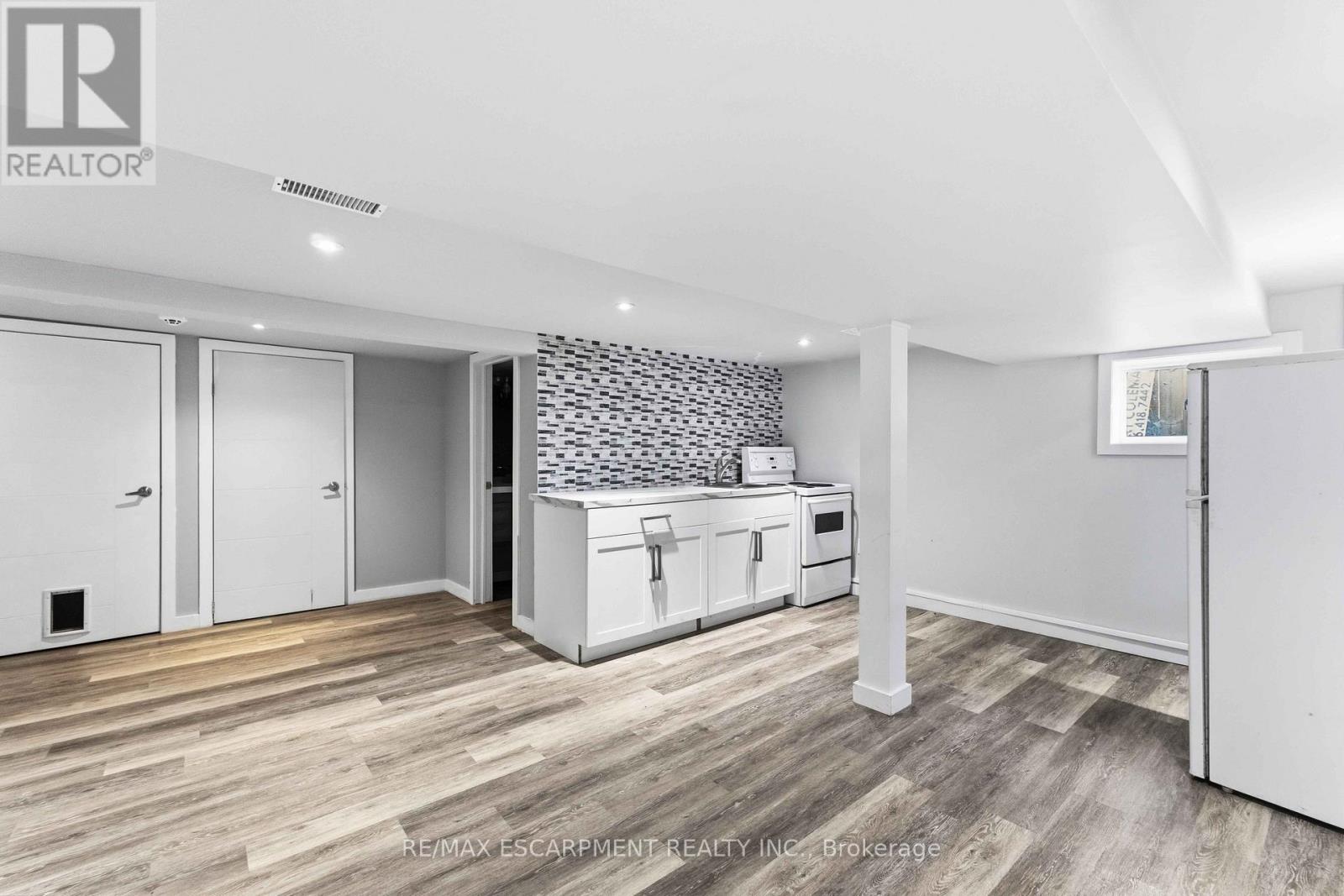37 MAPLECREST AVENUE - Image 24