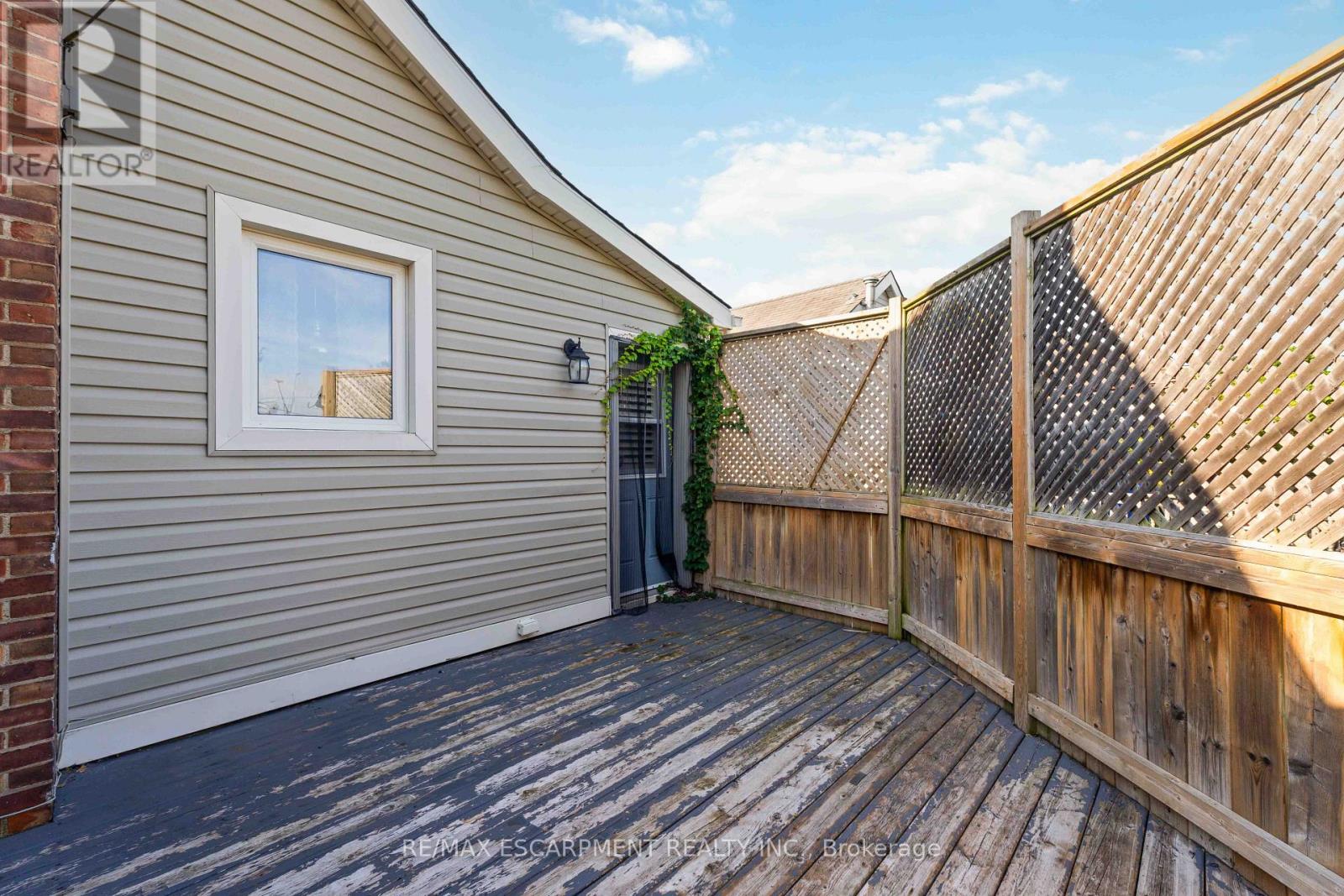 37 MAPLECREST AVENUE - 27