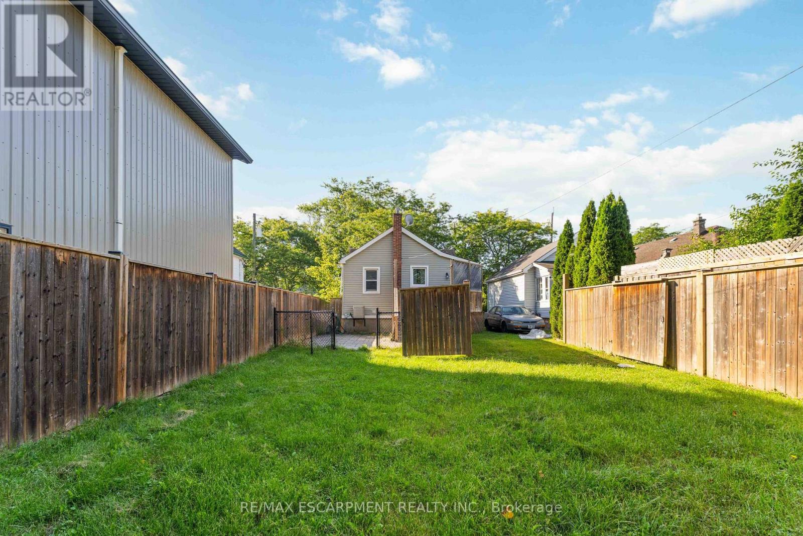 37 MAPLECREST AVENUE - 29