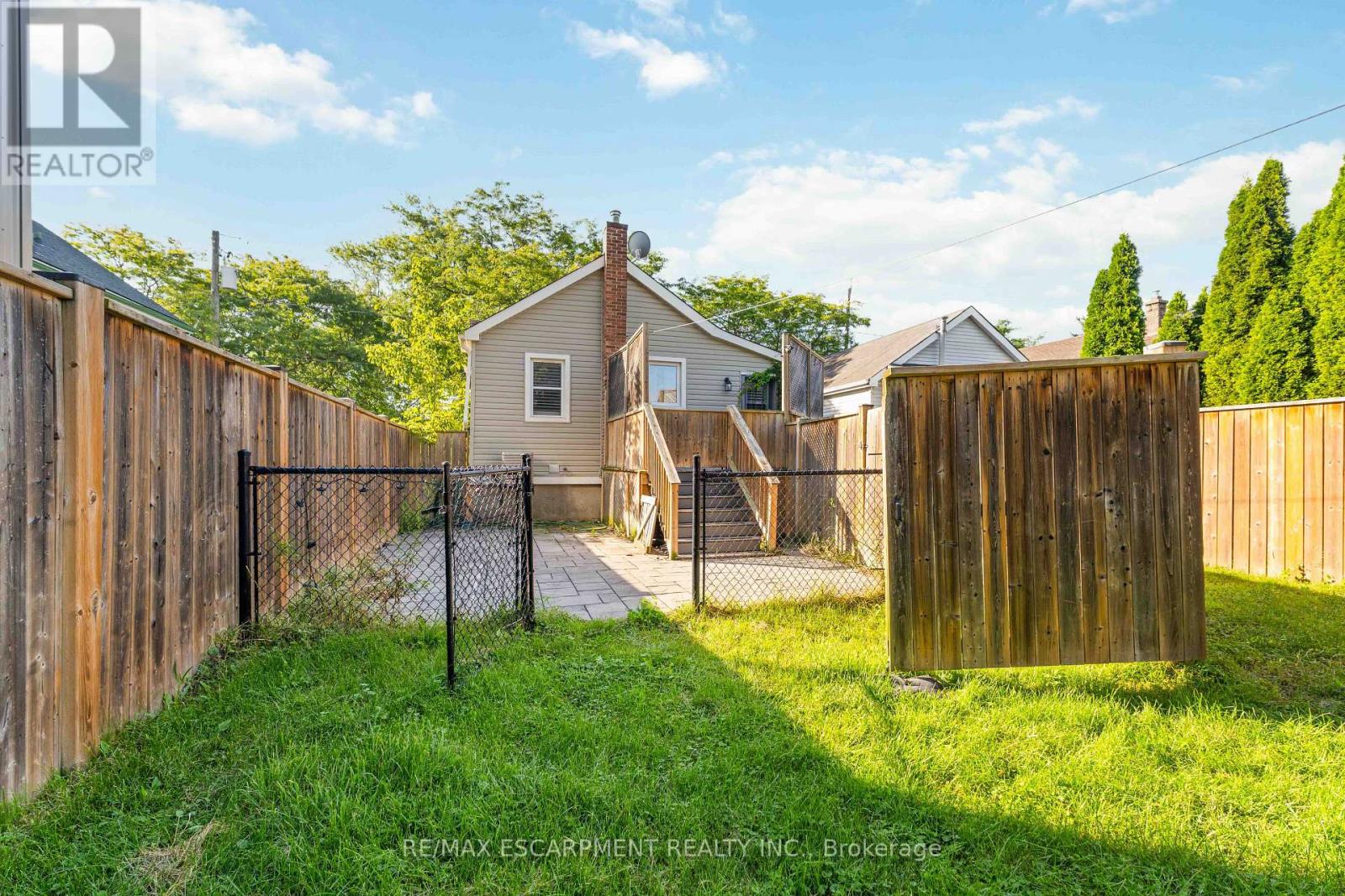 37 MAPLECREST AVENUE - 31