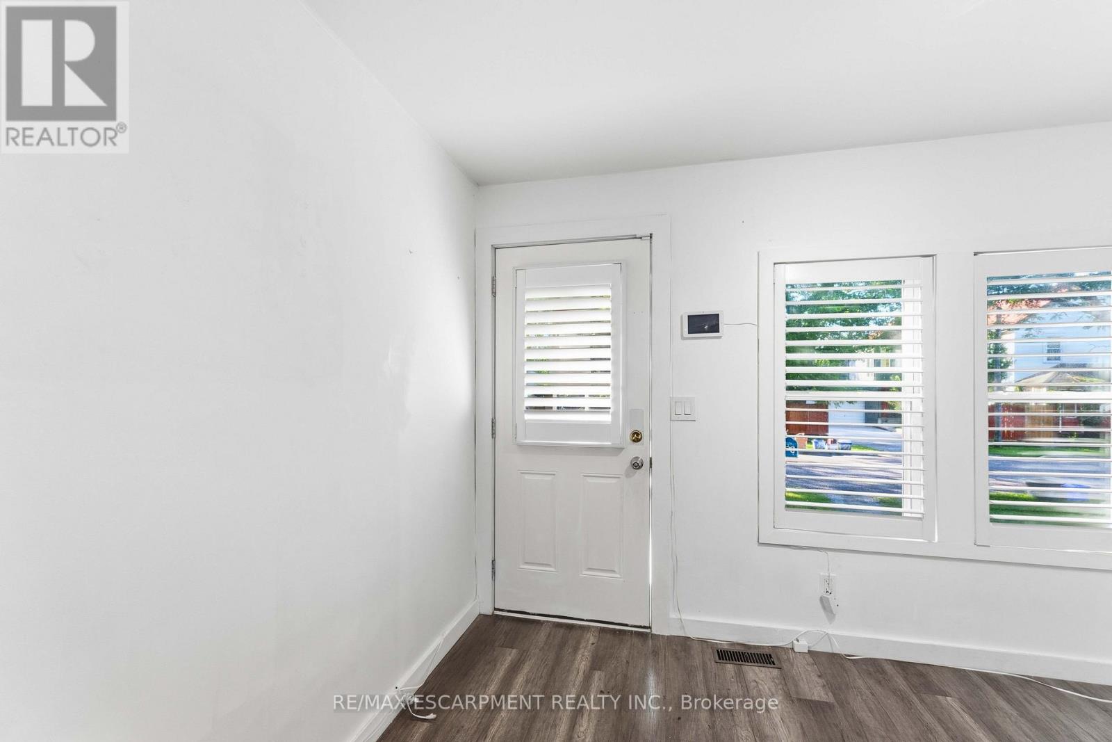 37 MAPLECREST AVENUE - 4
