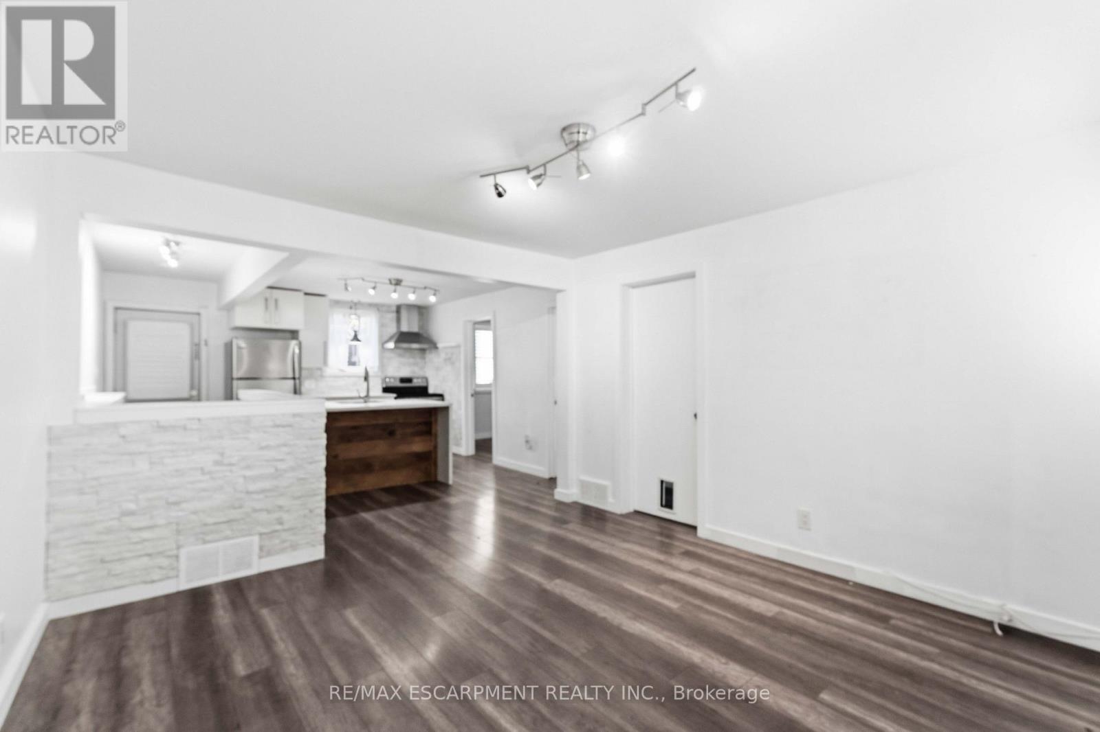 37 MAPLECREST AVENUE - Image 7