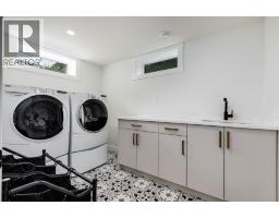 179 Capri Avenue Nw, Calgary, AB T2L0H3 Photo 39