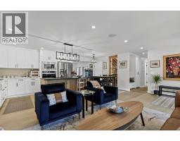 4pc Bathroom - 179 Capri Avenue Nw, Calgary, AB T2L0H3 Photo 9