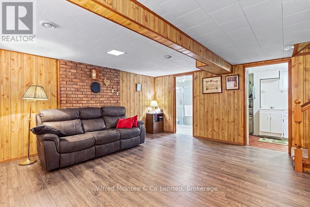 455 BRUCE STREET - Image 38