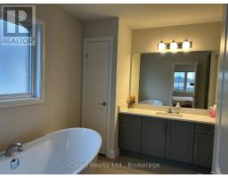 9306 White Oak Avenue, Niagara Falls, ON L2G0E9 Photo 22