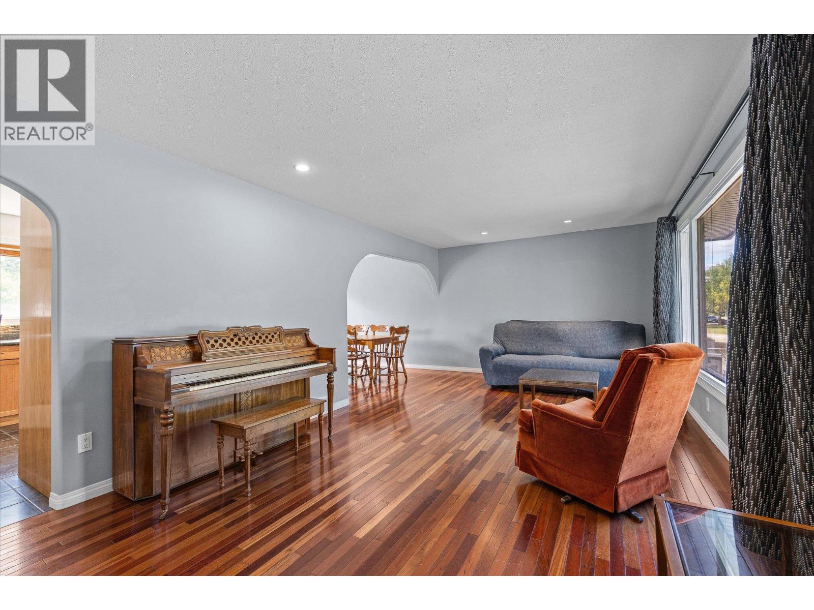 245 Holbrook Road W - 6
