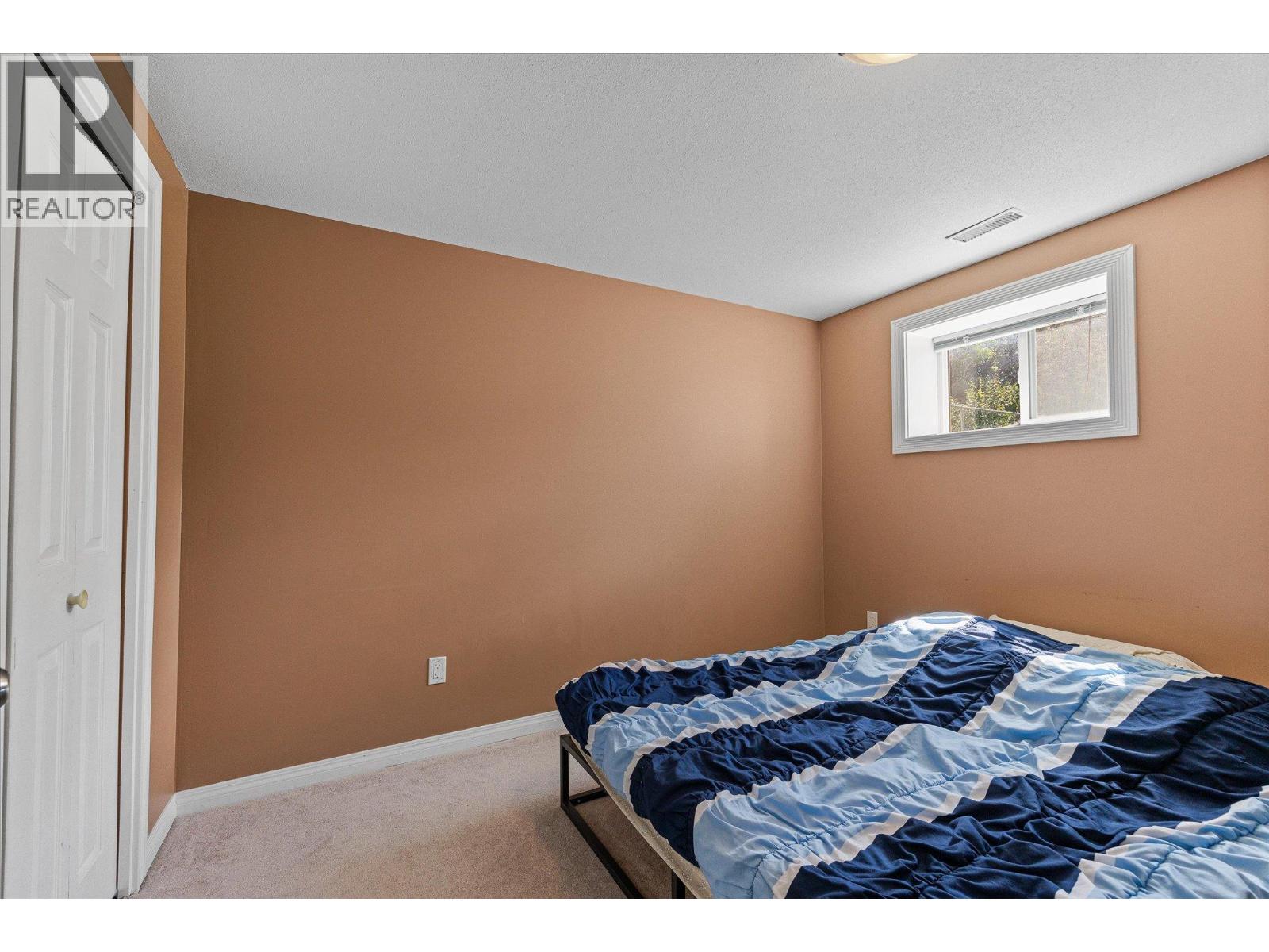 245 Holbrook Road W - 22