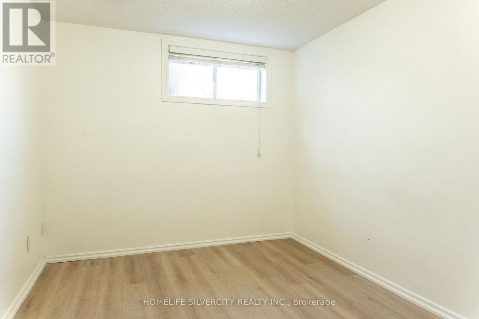 685 NORTH LEAKSDALE CIRCLE - Image 25