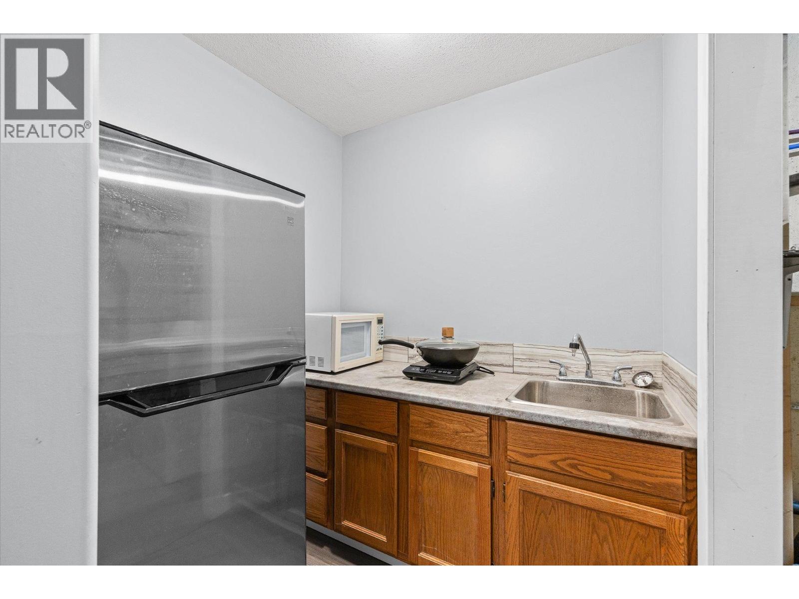 245 Holbrook Road W, Kelowna