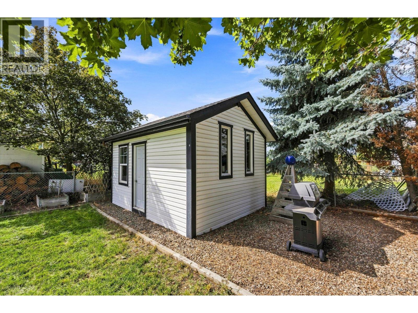 245 Holbrook Road W - 32
