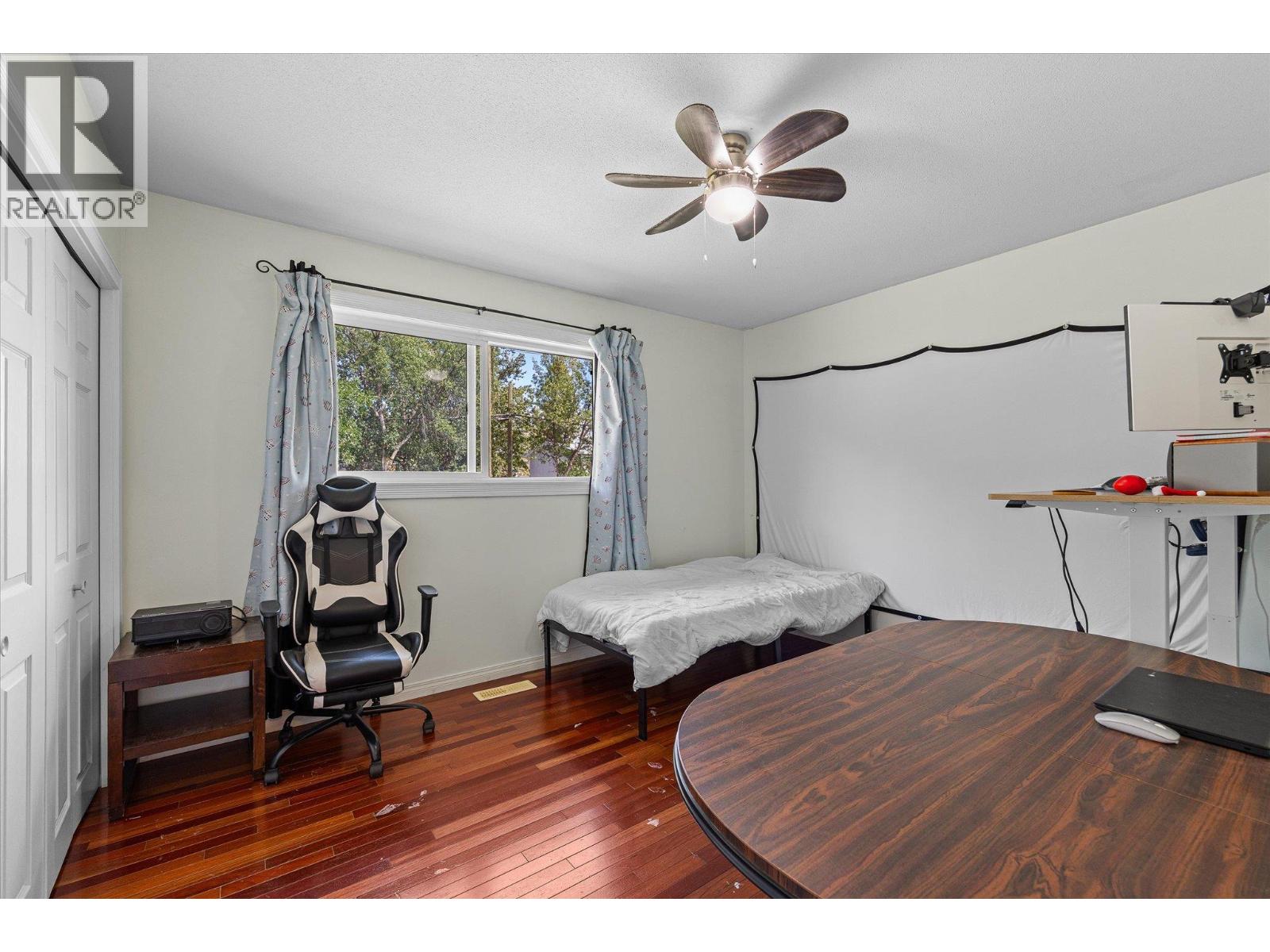 245 Holbrook Road W - 15