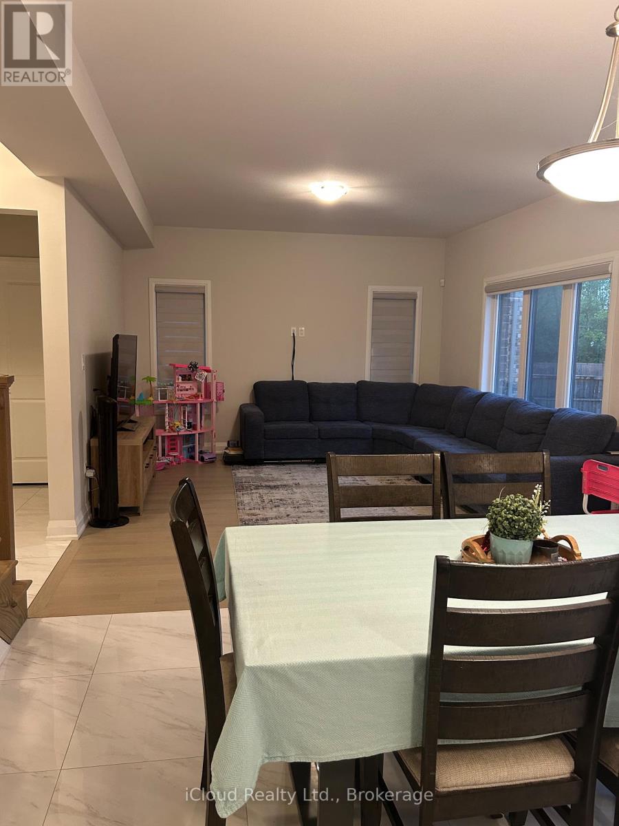 #Upper 9306 White Oak Avenue, Niagara Falls (Lyons Creek), Ontario, L2G0E9, Niagara Falls (Lyons Creek), Ontario — photo 4 of 5