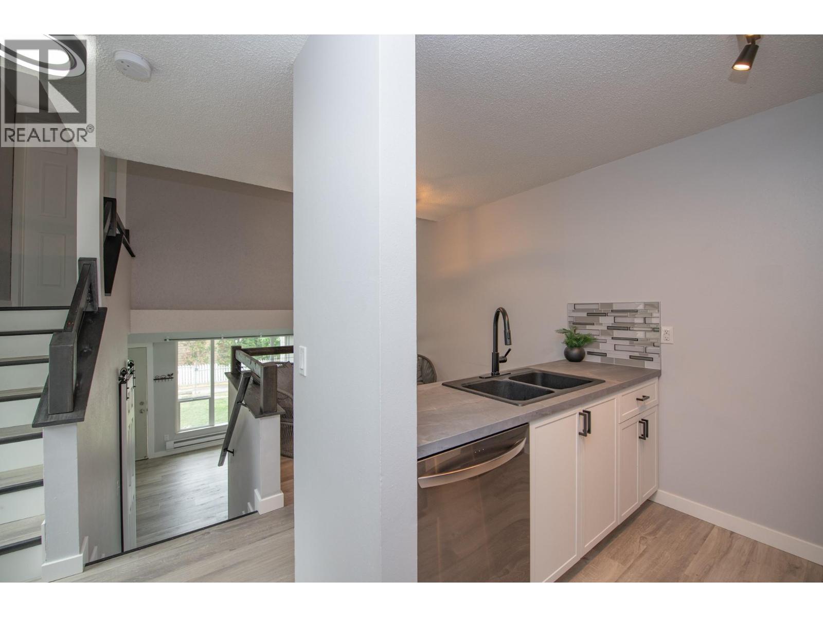 #25 3800 40 Avenue - 11