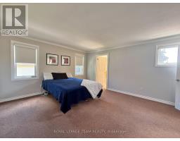 Family room - 31 Rastila Crescent, Ottawa, ON K1T2C5 Photo 11