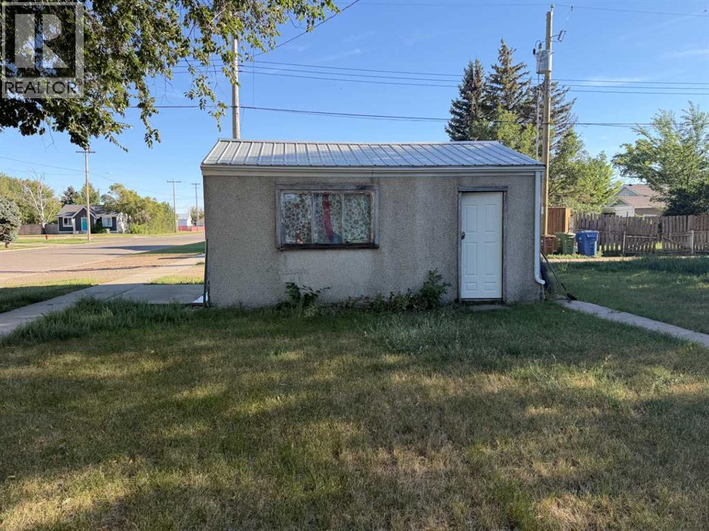 5058 43 Avenue - 6