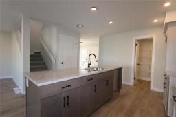 136 Confetti Crescent, Winnipeg, MB R2C5W7 Photo 11