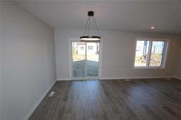 136 Confetti Crescent, Winnipeg, MB R2C5W7 Photo 12