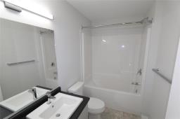136 Confetti Crescent, Winnipeg, MB R2C5W7 Photo 23