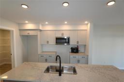 136 Confetti Crescent, Winnipeg, MB R2C5W7 Photo 10