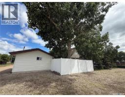 3pc Ensuite bath - 626 4th Avenue W, Kindersley, SK S0L1S0 Photo 9
