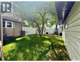 Primary Bedroom - 626 4th Avenue W, Kindersley, SK S0L1S0 Photo 7