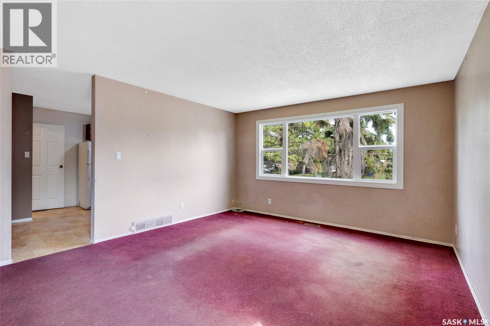 3657 Diefenbaker DRIVE, Saskatoon, Saskatchewan, S7L4W1, Saskatoon, Saskatchewan — photo 2 of 5