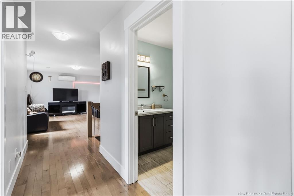 64 Satara Drive - 29