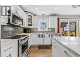 64 Satara Drive, photo 10