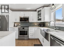 64 Satara Drive, photo 12