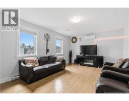 64 Satara Drive, photo 16