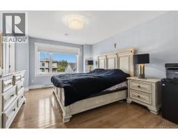 64 Satara Drive, photo 19