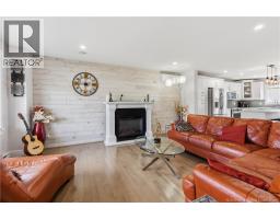 64 Satara Drive, photo 7