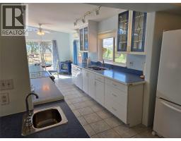 3pc Bathroom - 723 3rd Avenue, Keremeos, BC V0X1N2 Photo 9