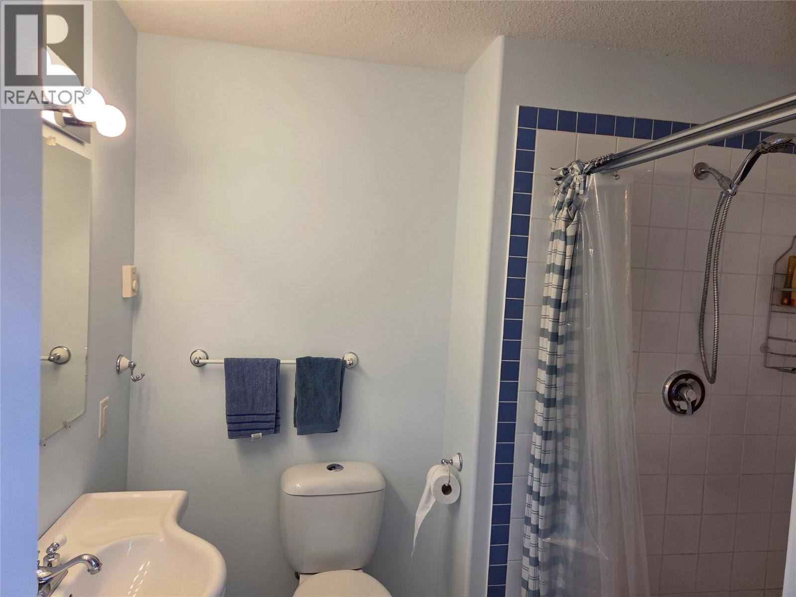723 3rd Avenue - Image 22