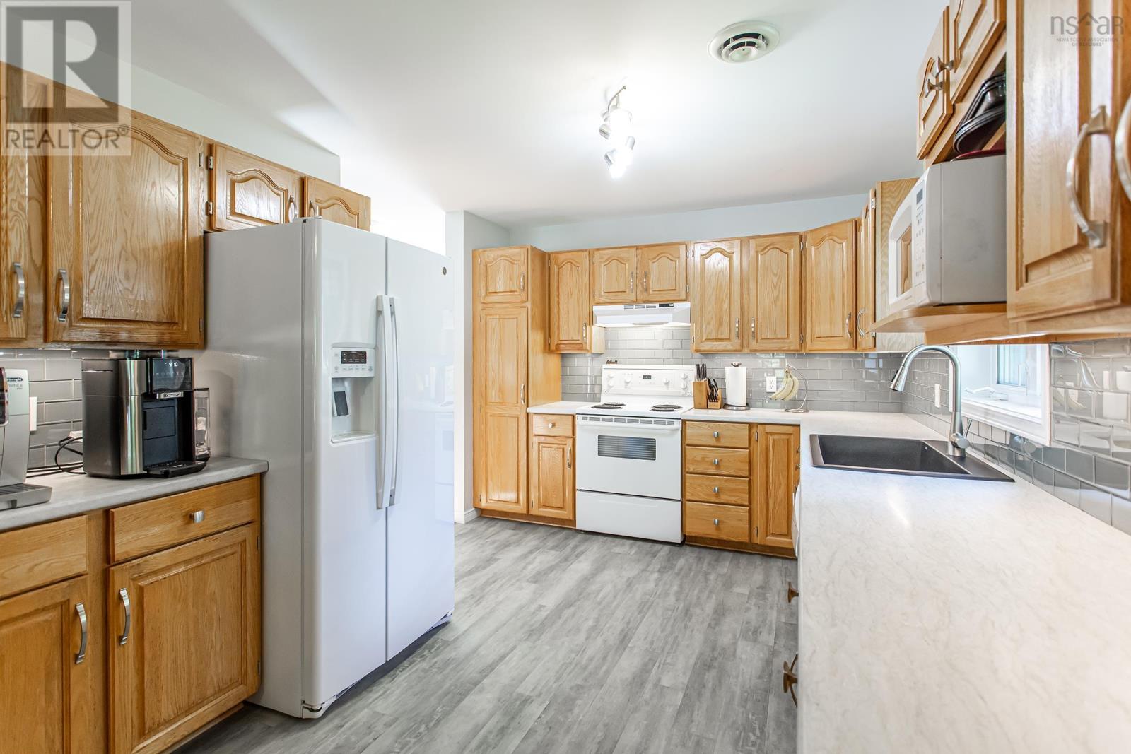 27 Pinecrest Drive - 13