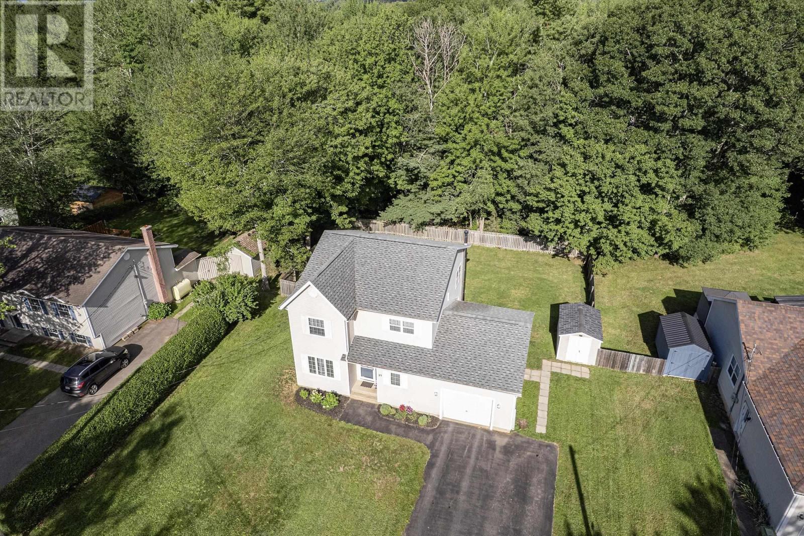 27 Pinecrest Drive - 32