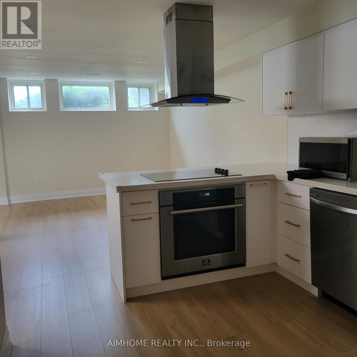 55 Santa Barbara Road, Toronto (Willowdale West), Ontario, M2N2C3, Toronto (Willowdale West), Ontario — photo 2 of 5