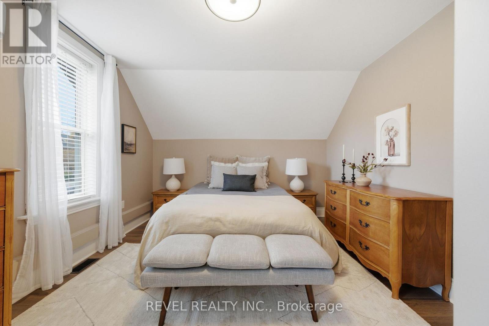 52 CAMBRIDGE STREET N - Image 27