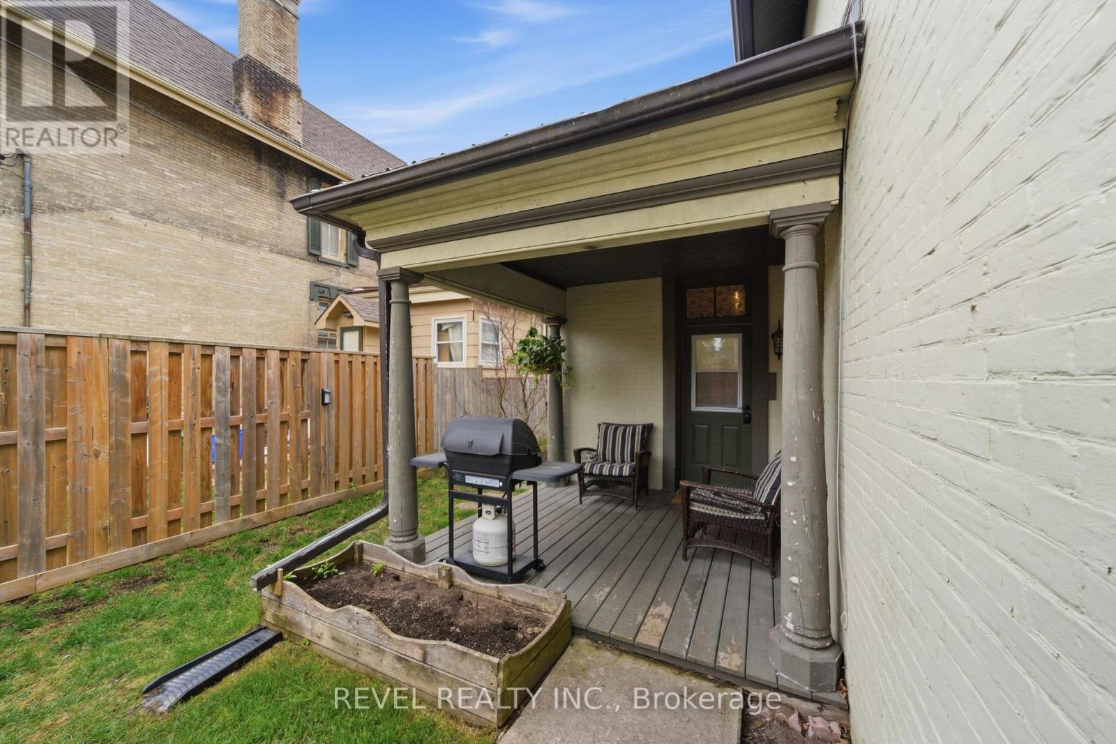 52 CAMBRIDGE STREET N - Image 37
