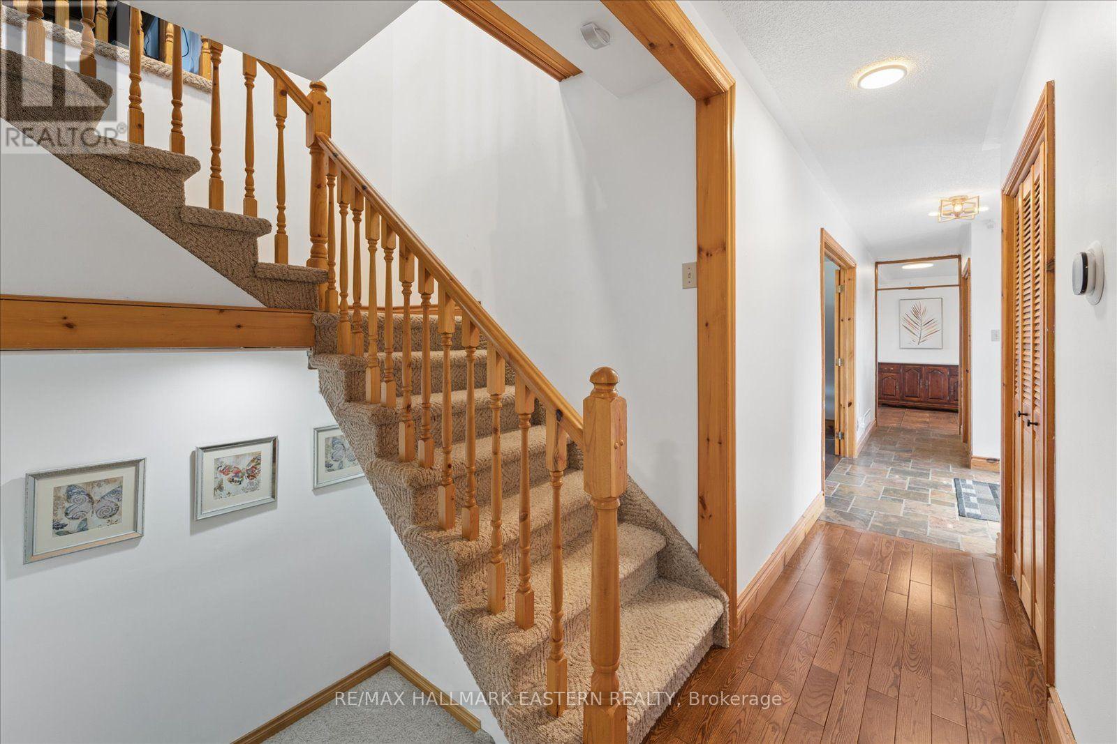49 GRANDVIEW DRIVE - 21