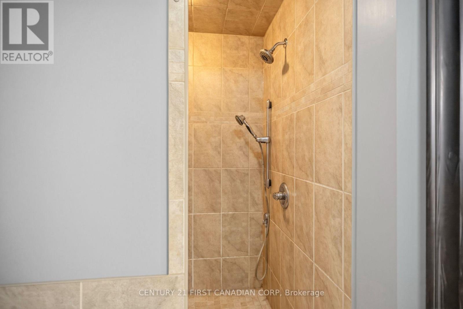 292 WALNUT STREET - Image 17