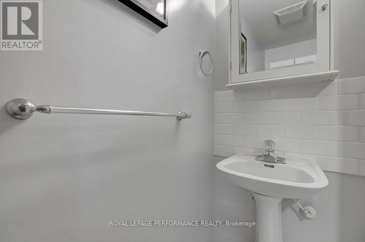 401D - 1 Columbus Avenue